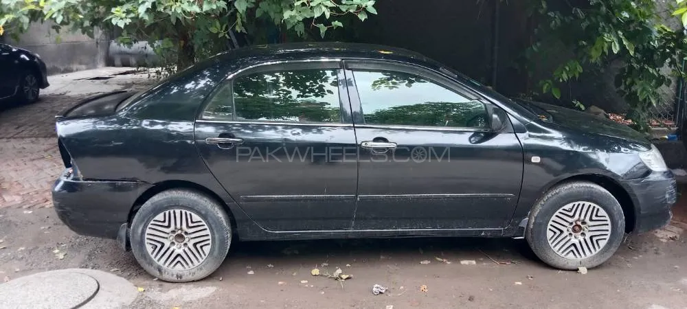 Toyota Corolla 2004 for Sale in Faisalabad Image-1
