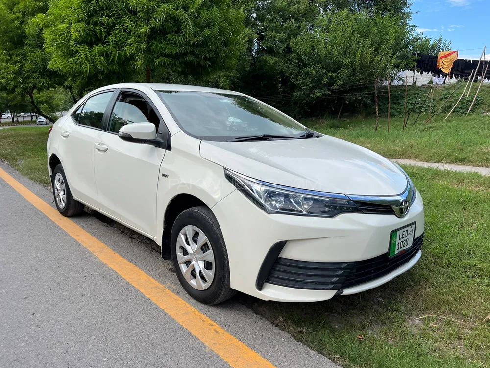 Toyota Corolla 2019 for Sale in Islamabad Image-1