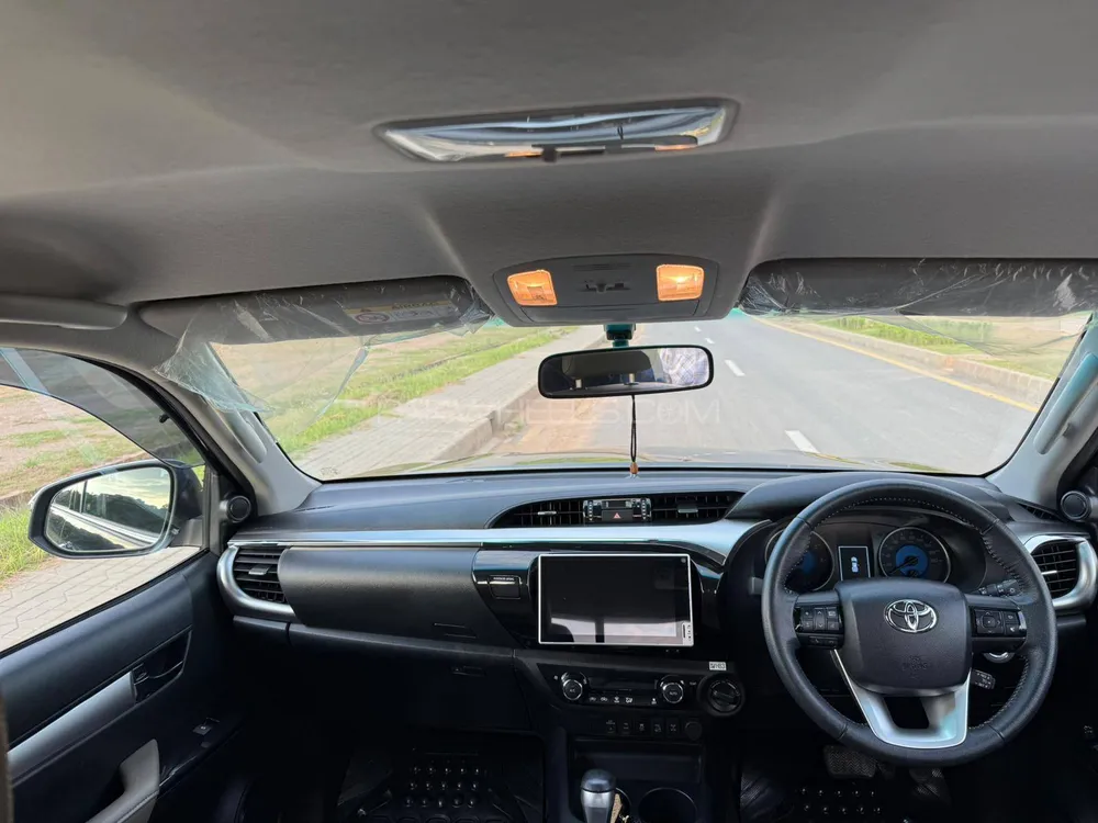 Toyota Hilux 2021 for Sale in Islamabad Image-1