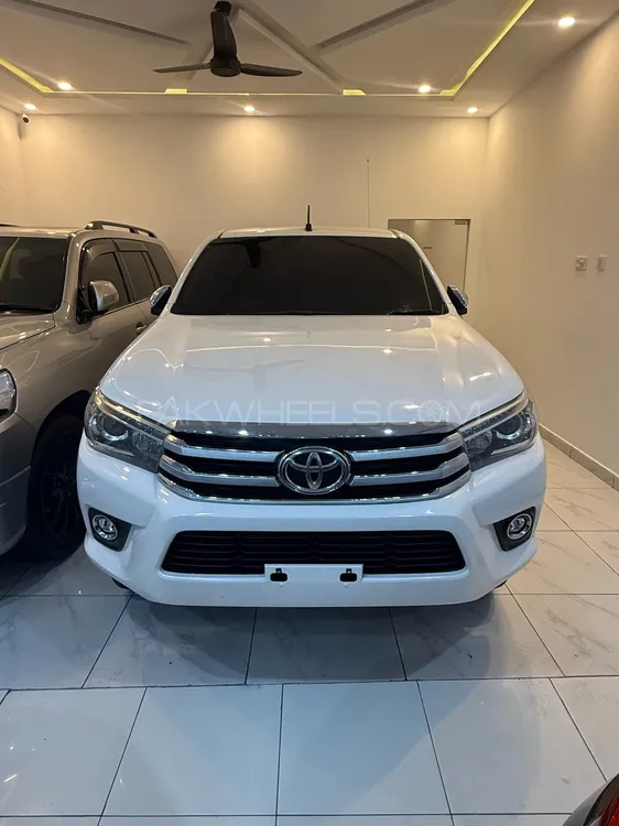 Toyota Hilux 2021 for Sale in Peshawar Image-1
