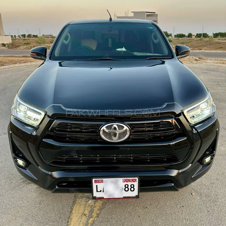 Toyota Hilux 2021 for Sale in Karachi Image-1