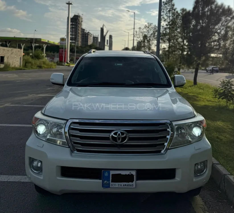 Toyota Land Cruiser 2013 for Sale in Islamabad Image-1