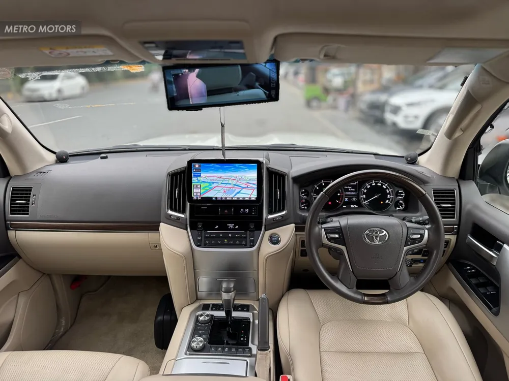 Toyota Land Cruiser 2019 for Sale in Lahore Toyota Land Cruiser 2019 for Sale in Lahore Image-4