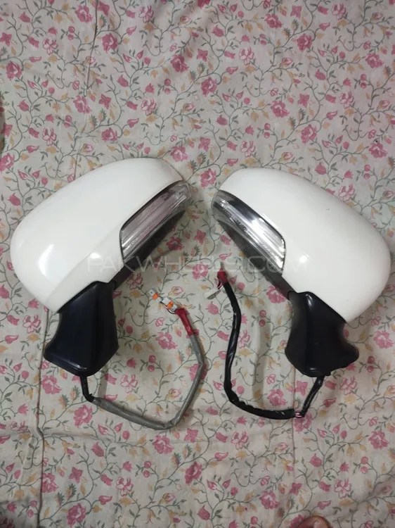 Toyota Prius 2009 To 2015 Model Sides View Mirrors Image-1