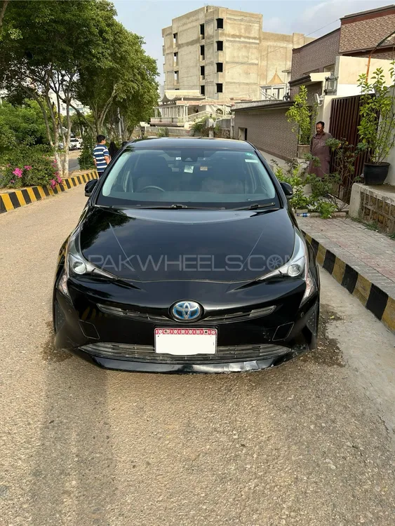 Toyota Prius 2018 for Sale in Karachi Image-1