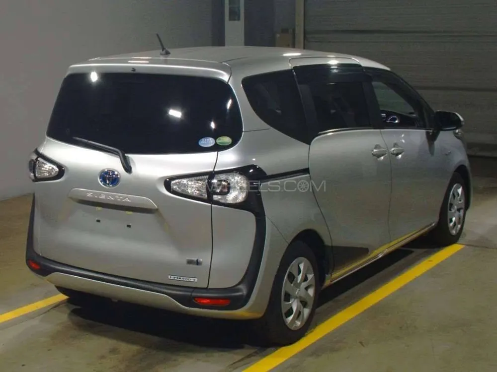 Toyota Sienta 2018 for Sale in Peshawar Toyota Sienta 2018 for Sale in Peshawar Image-16