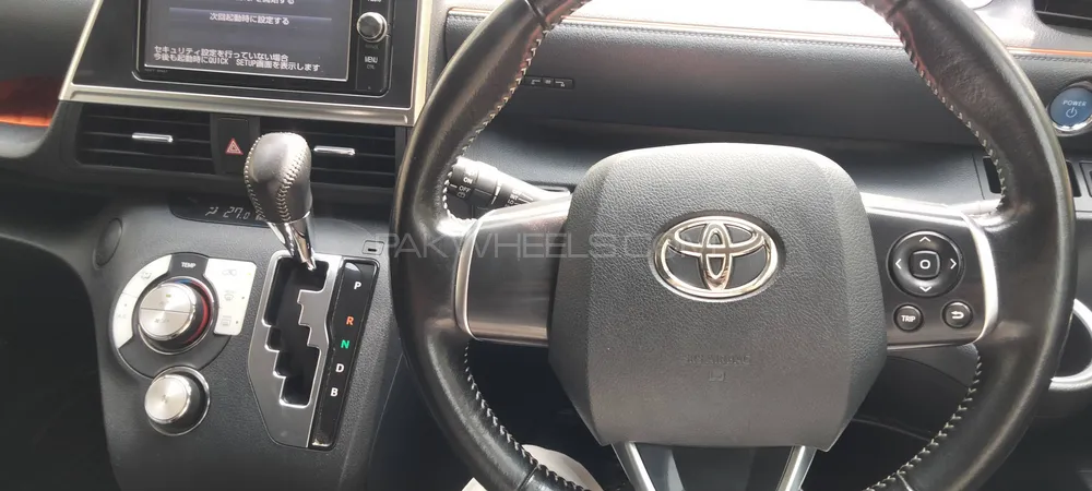 Toyota Sienta 2018 for Sale in Peshawar Toyota Sienta 2018 for Sale in Peshawar Image-7