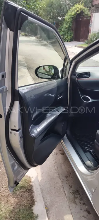 Toyota Sienta 2018 for Sale in Peshawar Toyota Sienta 2018 for Sale in Peshawar Image-12
