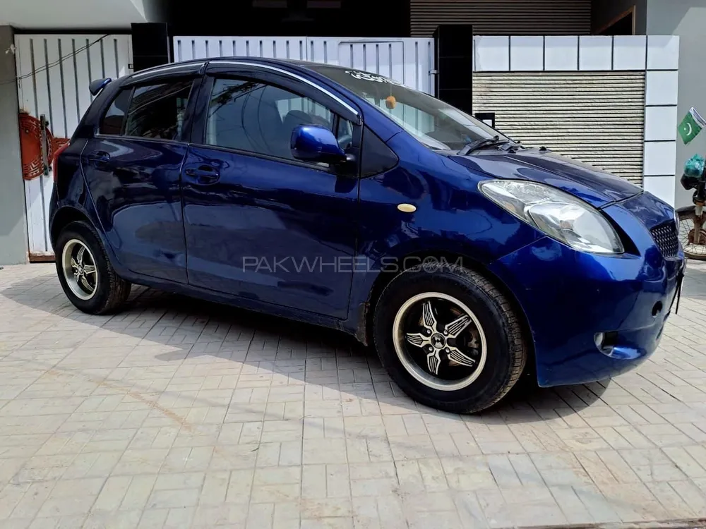 Toyota Vitz 2006 for Sale in Karachi Image-1