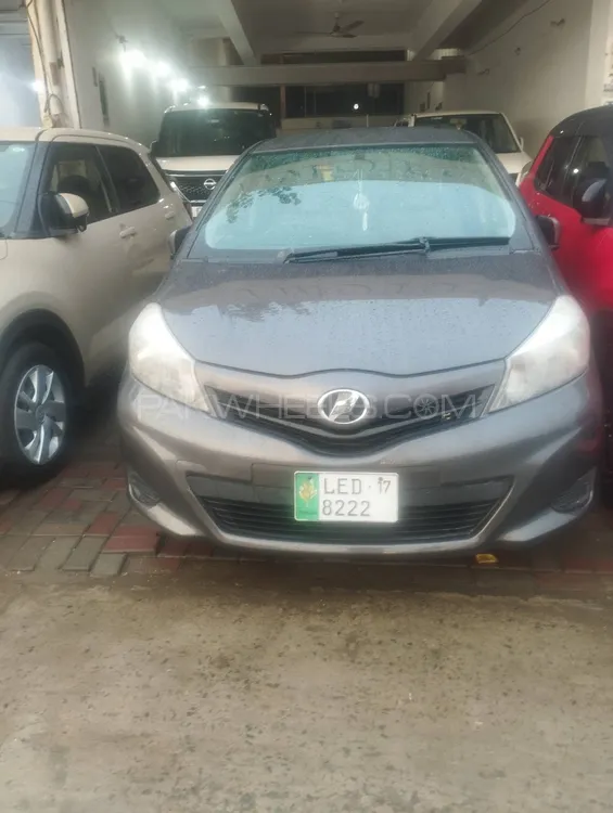 Toyota Vitz 2013 for Sale in Lahore Image-1
