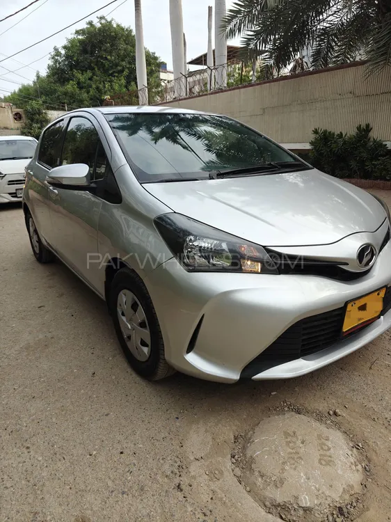 Toyota Vitz 2014 for Sale in Karachi Image-1