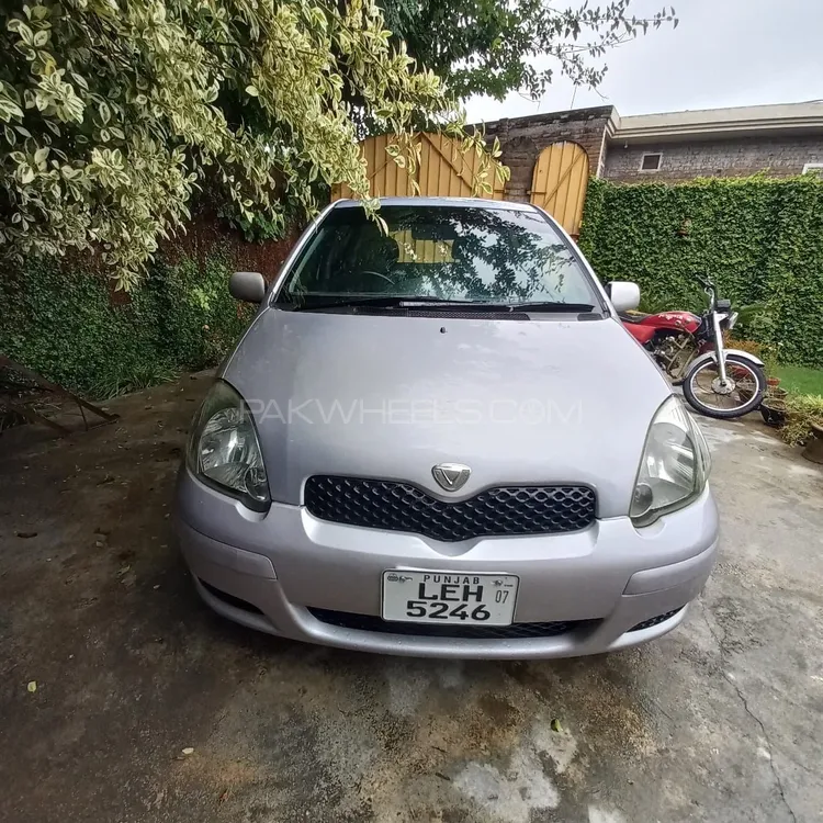 Toyota Vitz 2004 for Sale in Charsadda Image-1