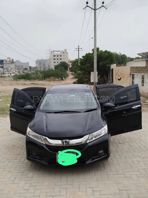 Honda Grace Hybrid 2014 for Sale in Karachi Image-1