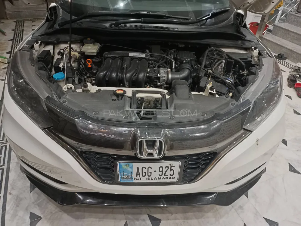 Honda Vezel 2016 for Sale in Peshawar Image-1