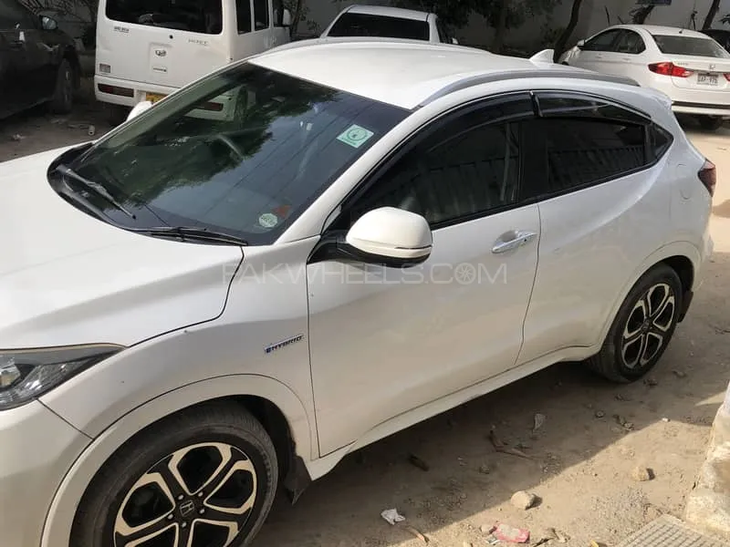 Honda Vezel 2014 for Sale in Karachi Image-1