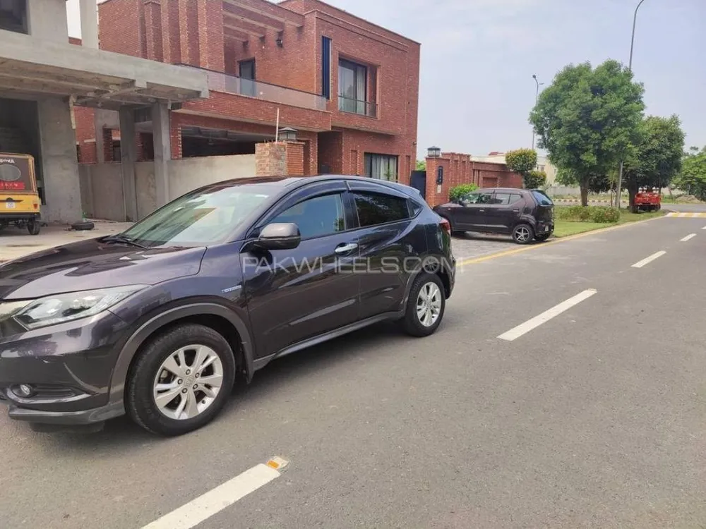 Honda Vezel 2016 for Sale in Lahore Image-1