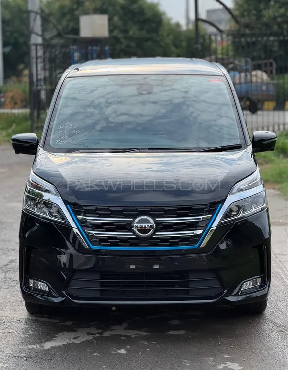 Nissan Serena 2020 for Sale in Faisalabad Image-1