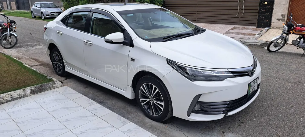 Toyota Corolla 2018 for Sale in Lahore Image-1