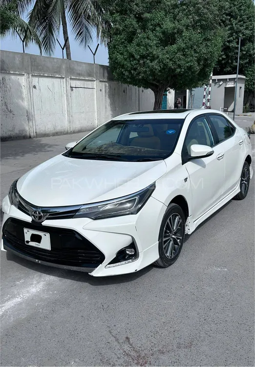 Toyota Corolla 2018 for Sale in Karachi Image-1