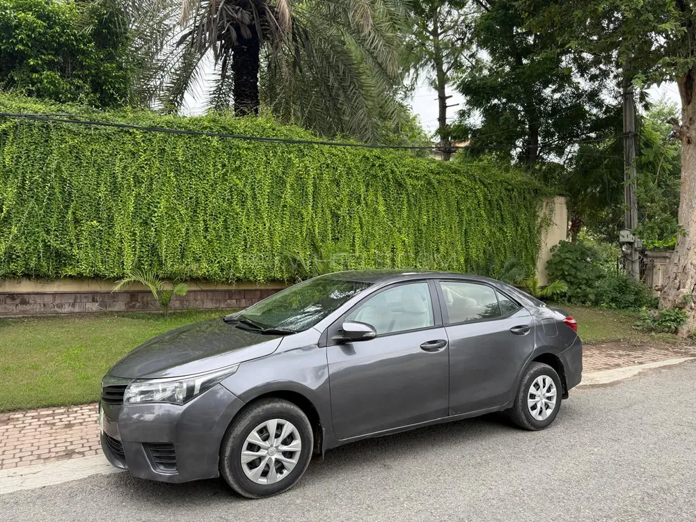 Toyota Corolla 2017 for Sale in Lahore Image-1