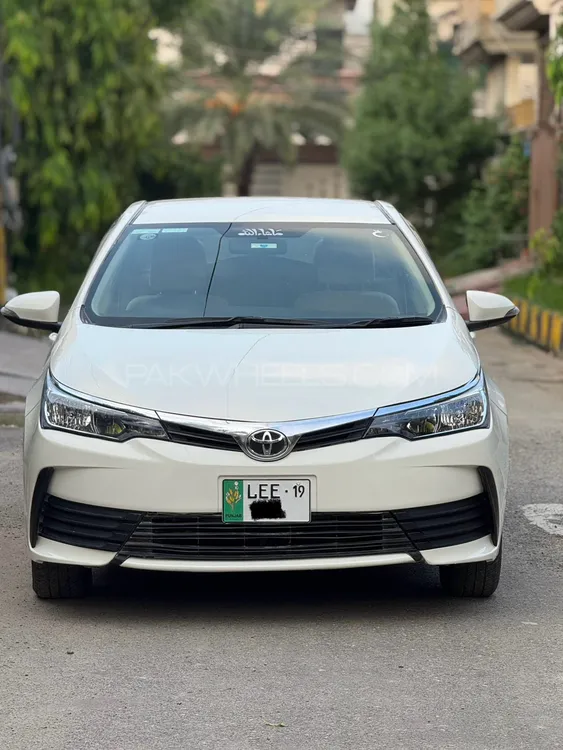 Toyota Corolla 2019 for Sale in Faisalabad Image-1