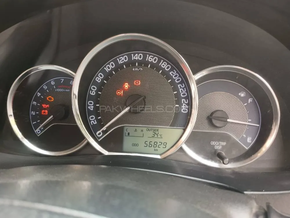 Toyota Corolla 2016 for Sale in Karachi Image-1