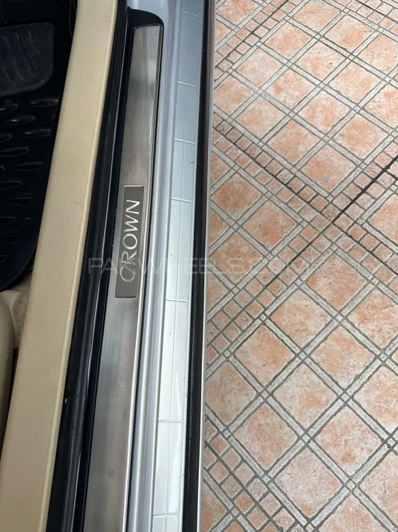Toyota Crown 2005 for Sale in Karachi Toyota Crown 2005 for Sale in Karachi Image-13