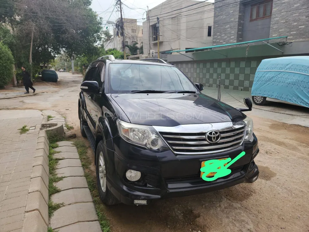 Toyota Fortuner 2016 for Sale in Karachi Image-1