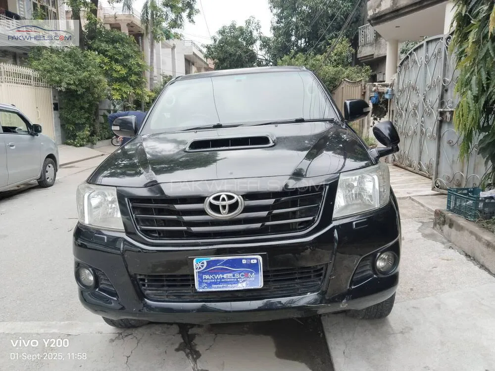 Toyota Hilux 2012 for Sale in Lahore Image-1