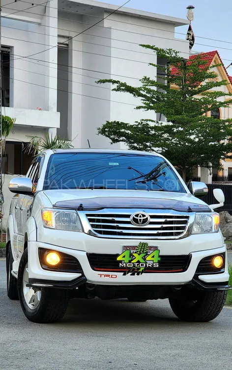 Toyota Hilux 2016 for Sale in Lahore Image-1