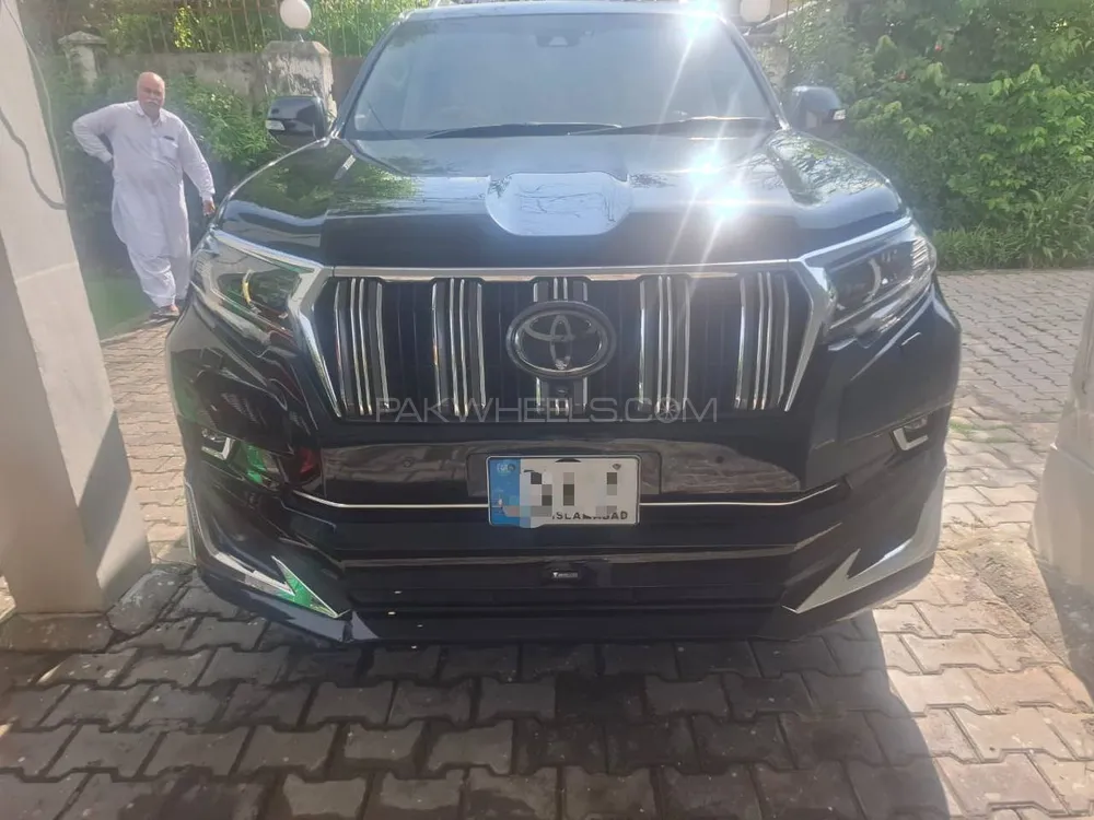 Toyota Prado 2017 for Sale in Islamabad Image-1