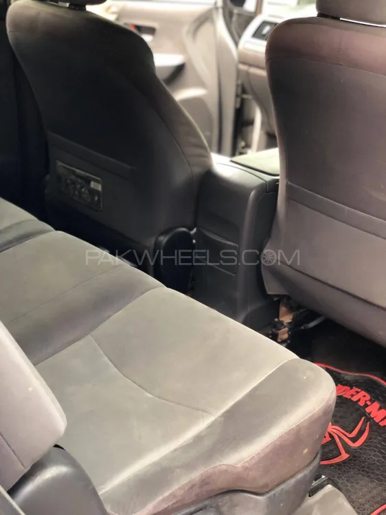Toyota Prius Alpha 2011 for Sale in Lahore Toyota Prius Alpha 2011 for Sale in Lahore Image-12