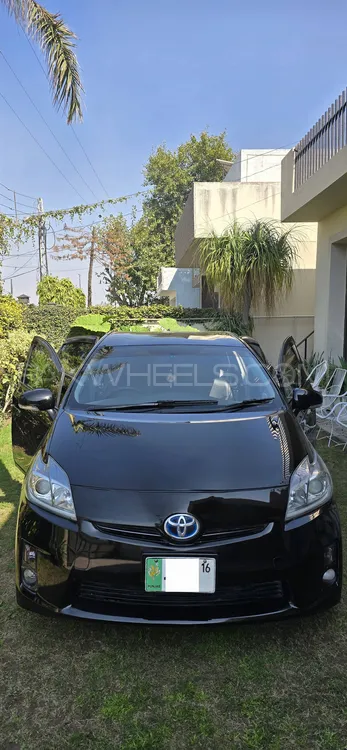 Toyota Prius 2011 for Sale in Lahore Image-1