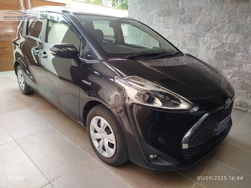 Toyota Sienta 2019 for Sale in Karachi Toyota Sienta 2019 for Sale in Karachi Image-2