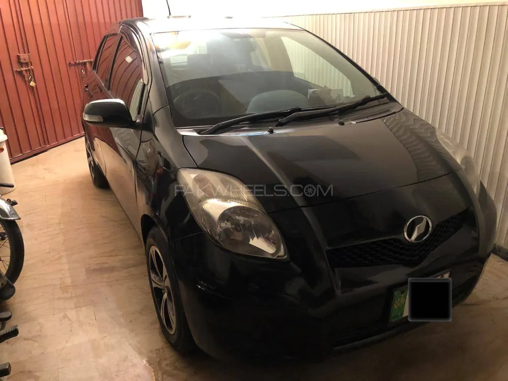 Toyota Vitz 2008 for Sale in Lahore Image-1