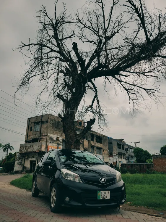 Toyota Vitz 2015 for Sale in Lahore Image-1