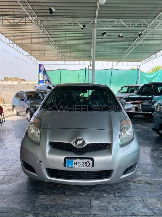 Toyota Vitz 2010 for Sale in Nowshera Image-1