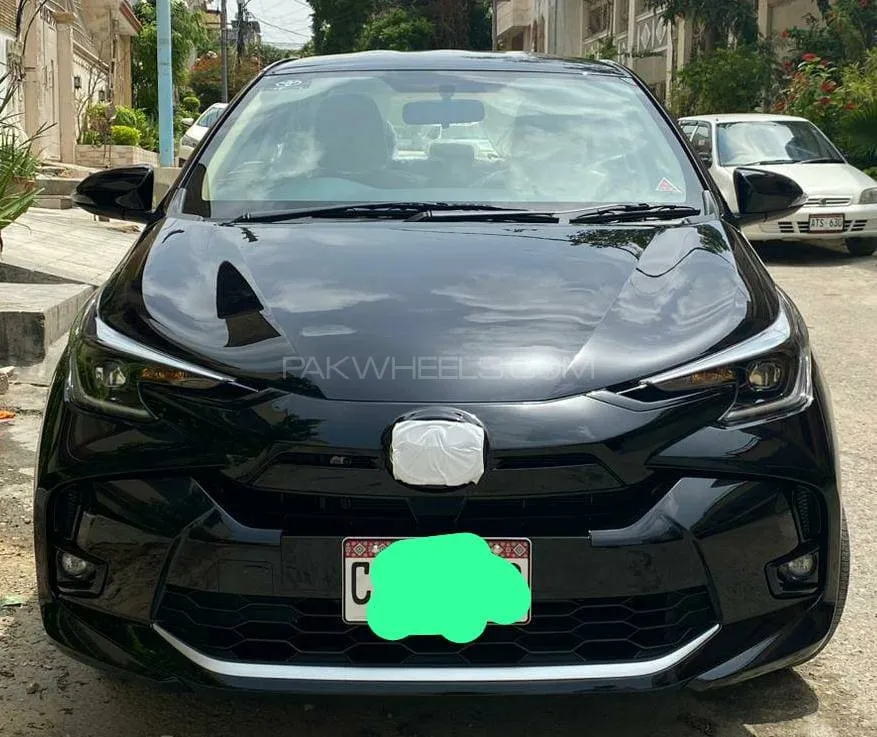 Toyota Yaris Sedan 2025 for Sale in Karachi Image-1