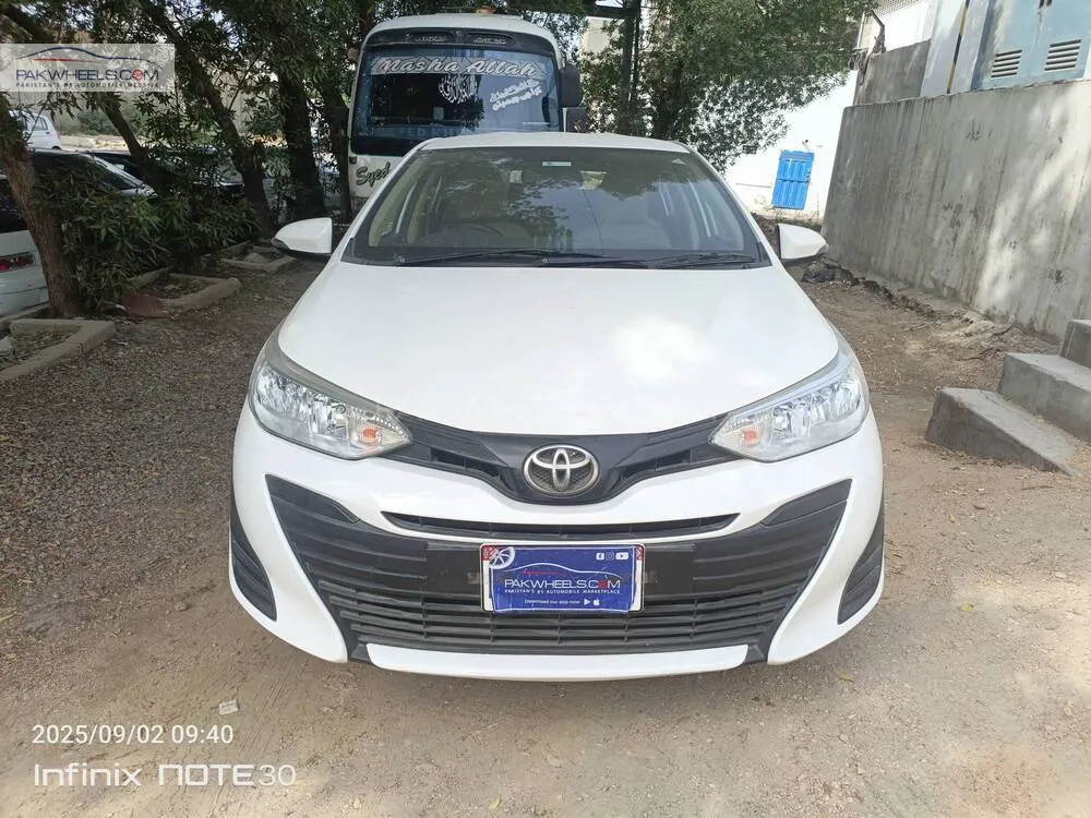 Toyota Yaris Sedan 2021 for Sale in Karachi Image-1