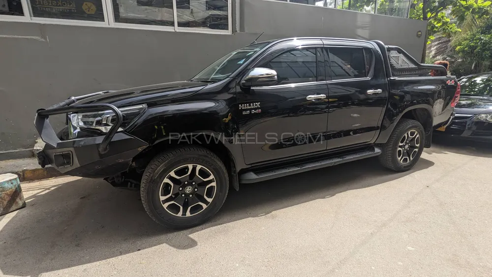 Toyota Hilux 2021 for Sale in Karachi Image-1