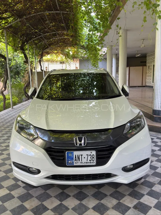 Honda Vezel 2015 for Sale in Peshawar Image-1