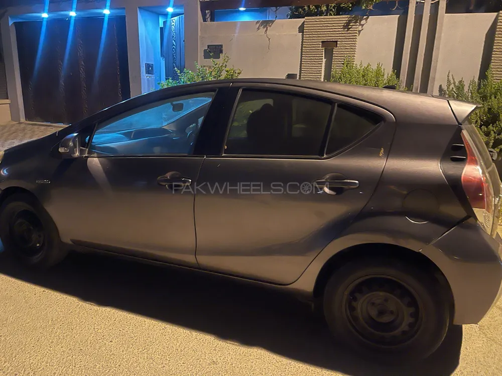 Toyota Aqua 2013 for Sale in Karachi Image-1