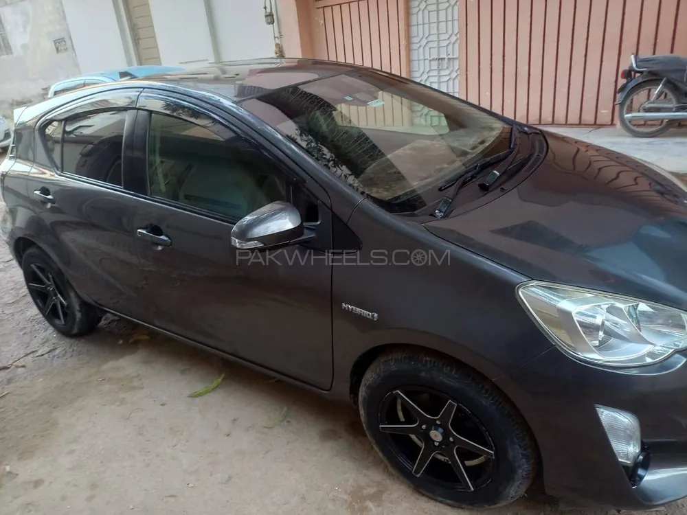 Toyota Aqua 2016 for Sale in Karachi Image-1