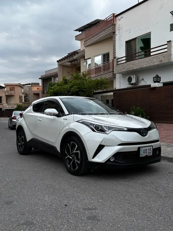 Toyota C-HR 2017 for Sale in Islamabad Image-1