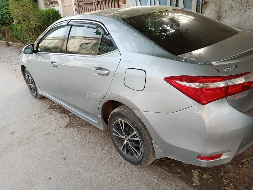 Toyota Corolla 2015 for Sale in Peshawar Image-1