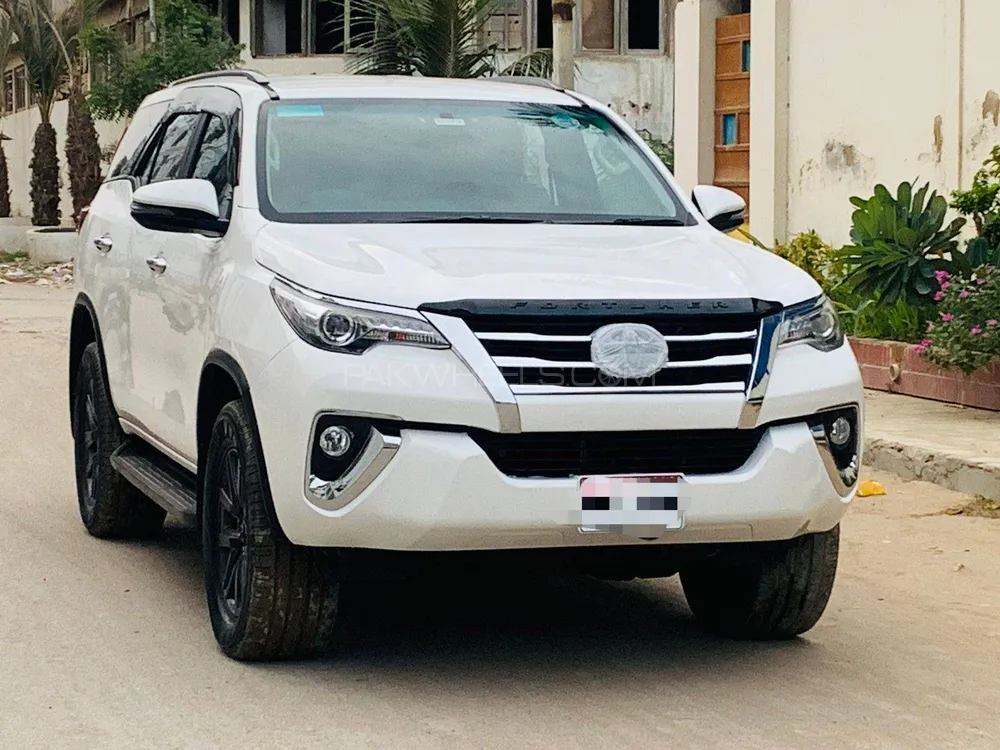 Toyota Fortuner 2017 for Sale in Karachi Image-1