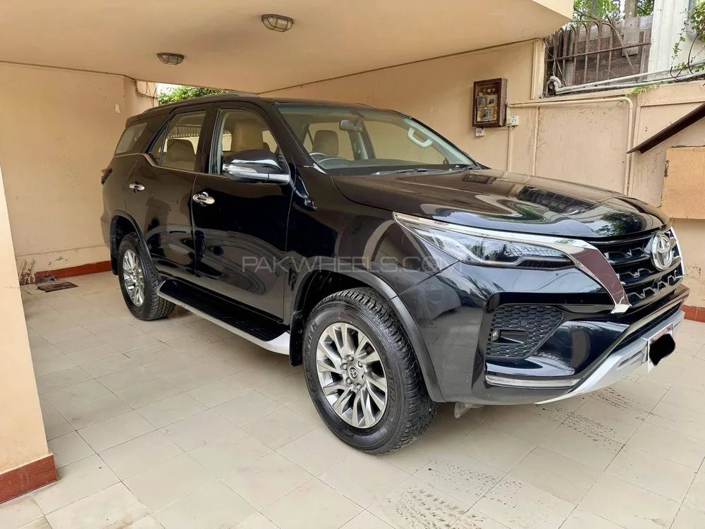 Toyota Fortuner 2021 for Sale in Karachi Image-1