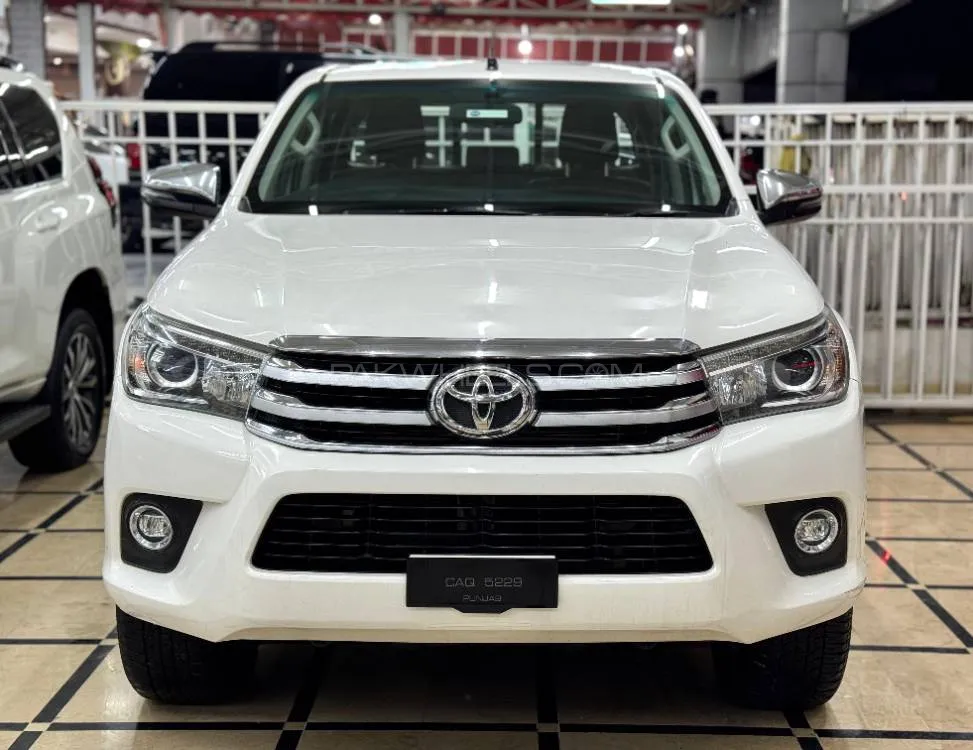 Toyota Hilux 2021 for Sale in Peshawar Image-1