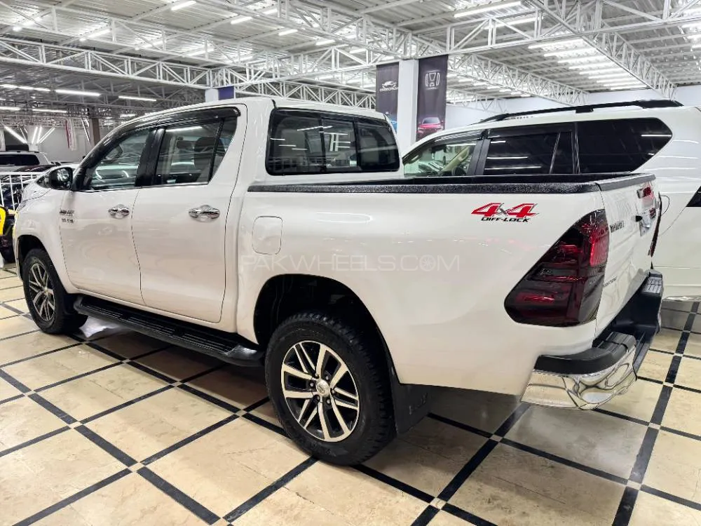 Toyota Hilux 2021 for Sale in Peshawar Toyota Hilux 2021 for Sale in Peshawar Image-7