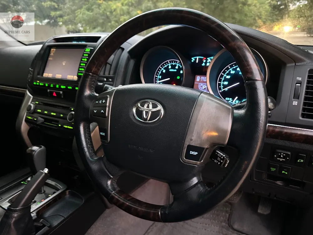 Toyota Land Cruiser 2011 for Sale in Karachi Toyota Land Cruiser 2011 for Sale in Karachi Image-23